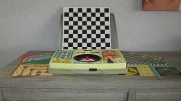 Box met 8 gezelschapsspelen, Cinq joueurs ou plus, Enlèvement ou Envoi, Comme neuf