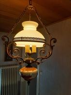 Vintage petroleumstijl hanglamp met melkglas kap, Antiek en Kunst, Ophalen