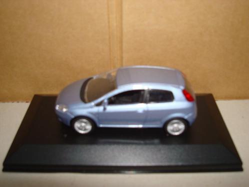 FIAT PUNTO OP SCHAAL 1/43 NOREV., Hobby en Vrije tijd, Modelauto's | 1:43, Nieuw, Auto, Norev, Ophalen of Verzenden