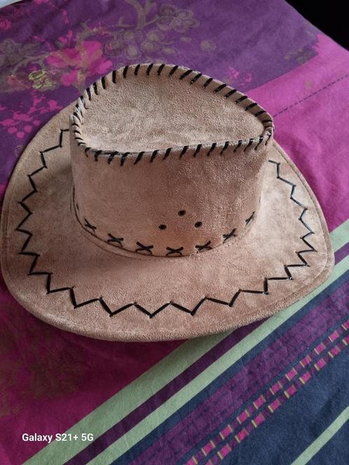 Chapeau de Cowboy femme nouveau couleur camel, Vêtements | Femmes, Chapeaux & Casquettes, Comme neuf, Chapeau, Enlèvement ou Envoi