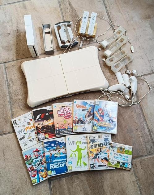 Wii spelconsole met balance board, toebehoren en spelletjes, Consoles de jeu & Jeux vidéo, Consoles de jeu | Nintendo Wii, Utilisé