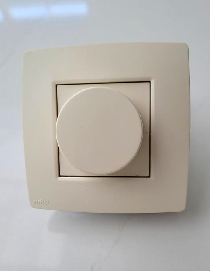 DRAAIKNOPDIMMER NIKO, Doe-het-zelf en Bouw, Elektriciteit en Kabels, Zo goed als nieuw, Overige typen, Ophalen of Verzenden
