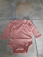Te koop: roze body Ralph Lauren 6 maand, Enlèvement ou Envoi, Comme neuf, Vêtements de nuit ou Sous-vêtements, Ralph Lauren