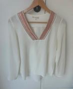 Mooie witte blouse met v-hals - small, Kleding | Dames, Millennium, Wit, Ophalen of Verzenden, Zo goed als nieuw