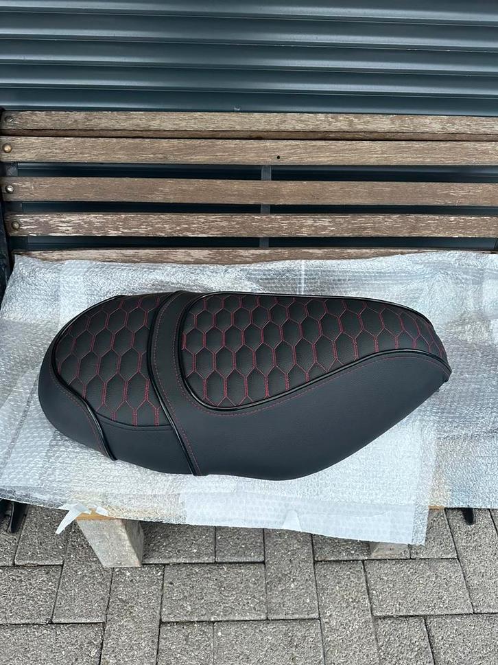 Custom zadel nieuwstaat, Fietsen en Brommers, Brommers | Tuning en Styling, Ophalen of Verzenden