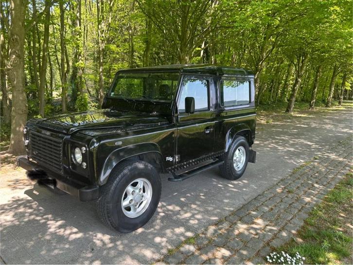 Defender Td5 met volledig nieuw chassis, Auto's, Land Rover, Particulier, Defender, Diesel, 3 deurs, Handgeschakeld, Zwart, Zwart