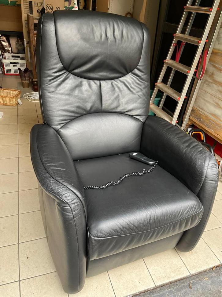 Zwarte lederen zetel 1 persoon, Huis en Inrichting, Fauteuils, Zo goed als nieuw, Leer, Ophalen of Verzenden