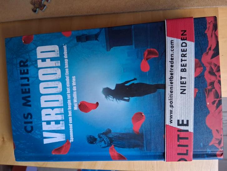 Cis Meijer - Verdoofd, Boeken, Kinderboeken | Jeugd | 13 jaar en ouder, Zo goed als nieuw, Ophalen
