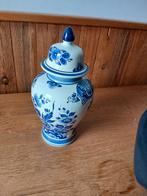 Wit blauw delfts vaas met deksel, Antiek en Kunst, Ophalen of Verzenden