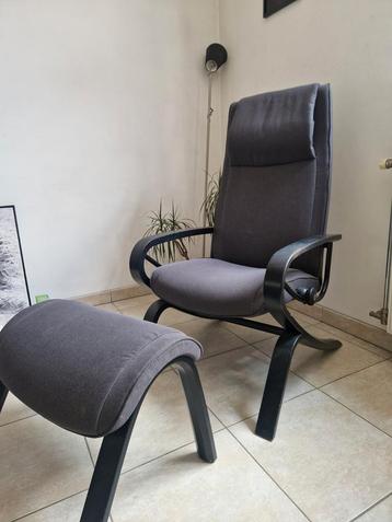 Luxe YOU James stoel + poef – €45  beschikbaar voor biedingen