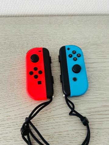 JoyCon rouge et bleu switch