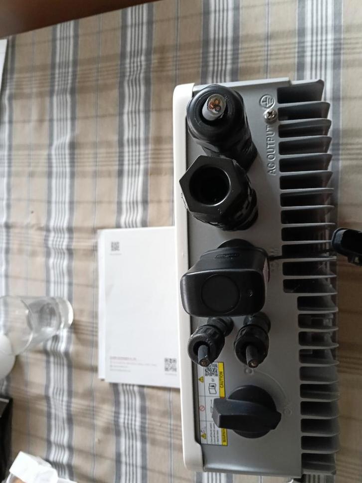 omvormer, Bricolage & Construction, Panneaux solaires & Accessoires, Comme neuf, Système complet, 200 watts-crêtes ou plus, Enlèvement