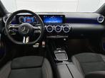 Mercedes-Benz A-Klasse 250 e Hatchback AMG Line Verwarmde Ze, Auto's, Stof, Gebruikt, Euro 6, 4 cilinders