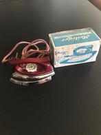 Vintage Bakeliet Reis strijkijzer Heiliger, Elektronische apparatuur, Strijkijzers en Strijkplanken, Ophalen, Zo goed als nieuw