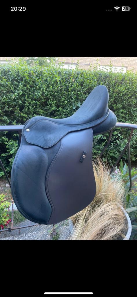Wintec vzh 17 inch – 2000 HART – Nieuwstaat, Dieren en Toebehoren, Paarden en Pony's | Zadels, Nieuw, Springen, Ophalen of Verzenden
