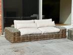 2x St Tropez 3-4-zits lounge banken met ecrukleurige kussens, Ophalen, Gebruikt, Rotan, 3 zitplaatsen