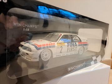 BMW M3 E30 Fina 1/18 Minichamps Neuve  disponible aux enchères