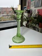 Groen glazen kandelaar. ( geen uranium glas ), Antiek en Kunst, Ophalen, Glas