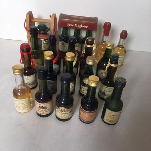 21 Miniatuur Calvados flesjes - vol, Collections, Collections complètes & Collections, Enlèvement ou Envoi