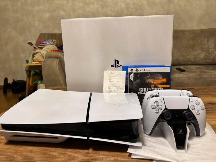 PS5 Slim Disque - 2 manettes et jeux, Consoles de jeu & Jeux vidéo, Consoles de jeu | Sony PlayStation 5, Comme neuf, Playstation 5