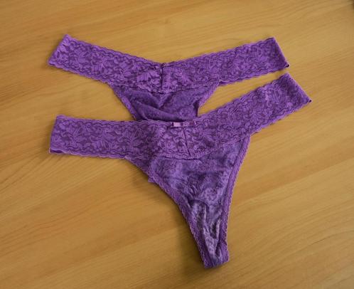 Set van 2 paarse kanten strings van Hunkemöller Maat L, Kleding | Dames, Ondergoed en Lingerie, Ophalen of Verzenden