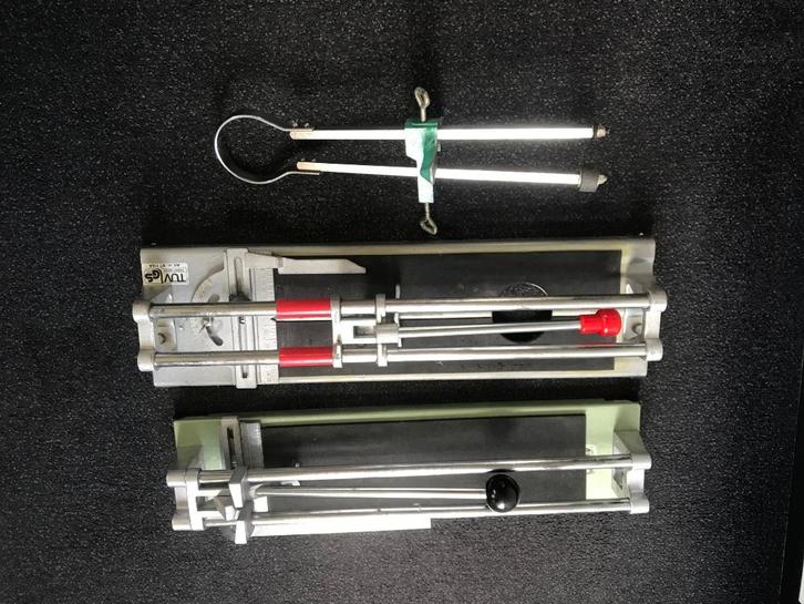 Te koop 3 tegelsnijders., Doe-het-zelf en Bouw, Gereedschap | Handgereedschap, Gebruikt, Ophalen