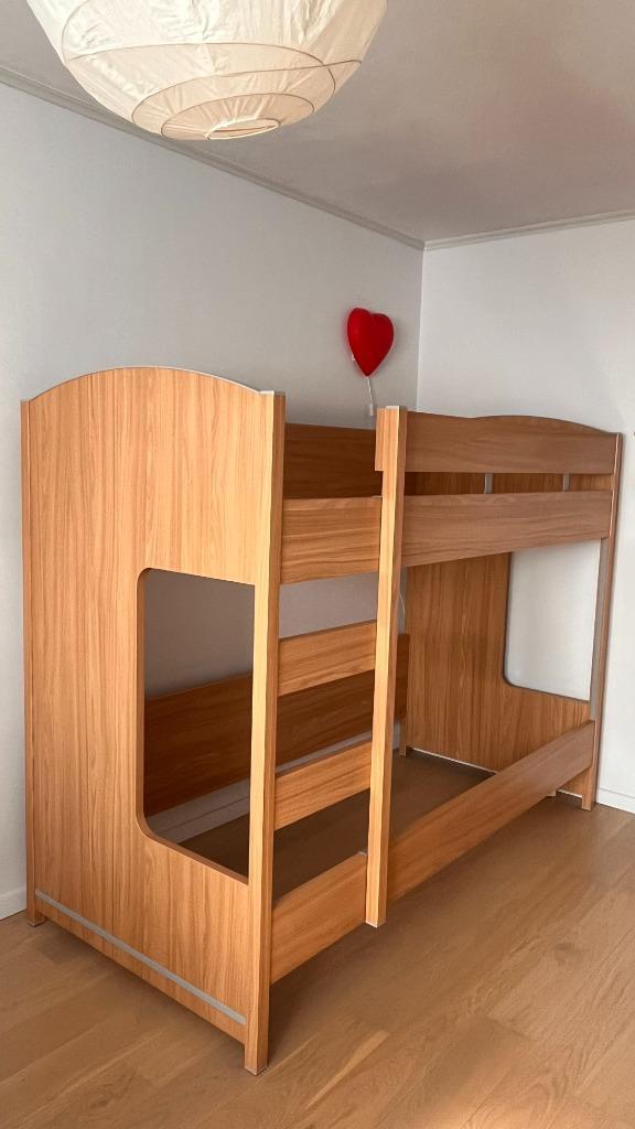 Stapelbed + nachtkastje, Kinderen en Baby's, Kinderkamer | Stapelbedden en Hoogslapers, Zo goed als nieuw, Stapelbed, Ophalen