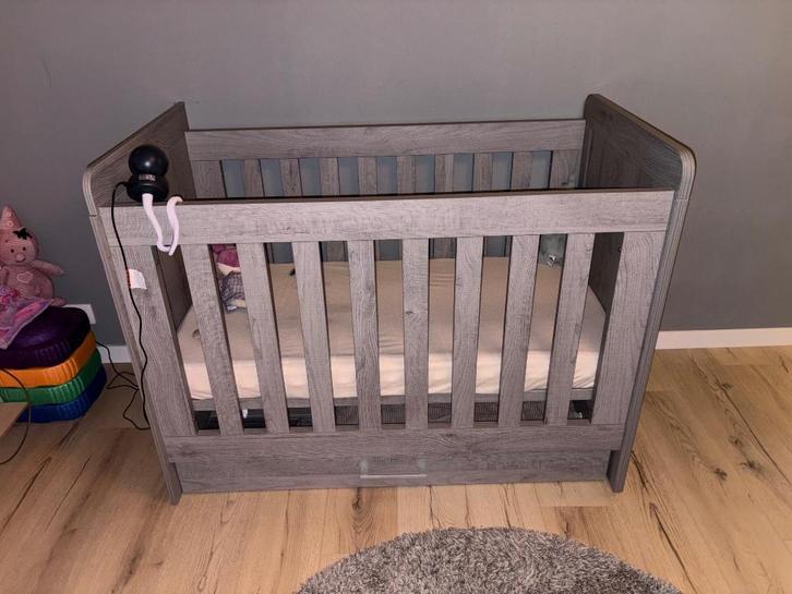 Babybed combi ledikant, Kinderen en Baby's, Babywiegjes en Ledikanten, Zo goed als nieuw, Ledikant, Ophalen