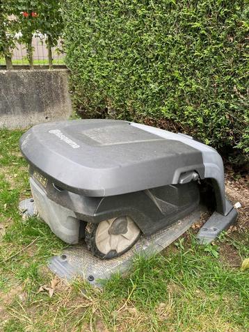 Husqvarna Automower 320 robotmaaier – met garage beschikbaar voor biedingen