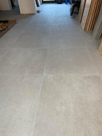 Keramische tegel betonlook 100x100 - 8m2 beschikbaar voor biedingen