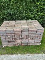 Gratis 50 vierkante meter betonnen klnkers mooi gestapeld, Tuin en Terras, Ophalen, Gebruikt, Klinkers, 10 m² of meer