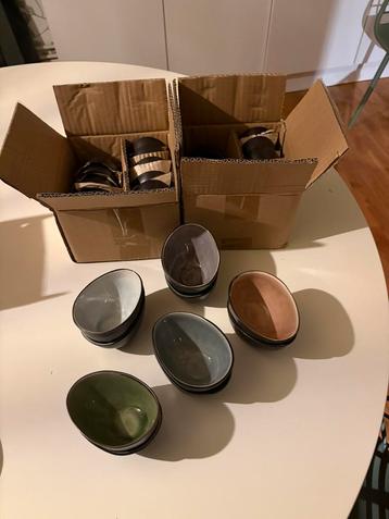 Schaaltjes/ potjes  aperitief (30 stuks ) beschikbaar voor biedingen