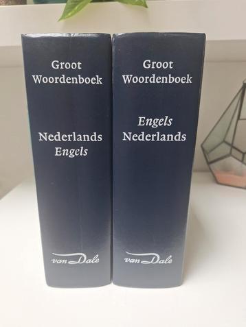 Set Van Dale Groot Woordenboek Nederlands Engels beschikbaar voor biedingen