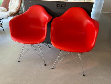 2 Eams armstoelen (ORIGINEEL VITRA) beschikbaar voor biedingen