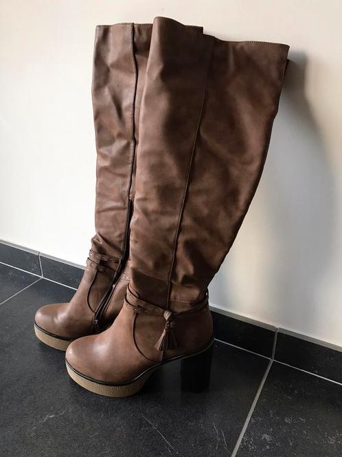 Laarzen maat 41, Kleding | Dames, Schoenen, Zo goed als nieuw, Hoge laarzen, Bruin, Ophalen of Verzenden