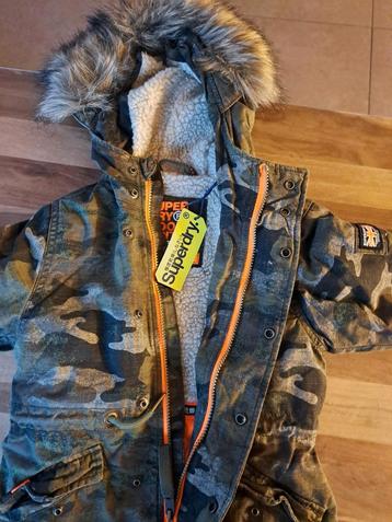 Superdry jassen verschillende maten beschikbaar voor biedingen