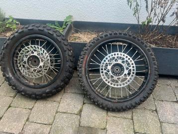 pitbike banden beschikbaar voor biedingen