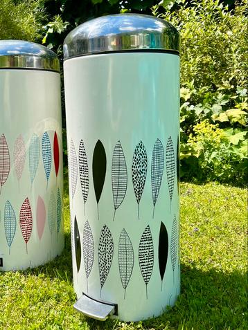 Mooie restro design Brabantia prullenbak beschikbaar voor biedingen