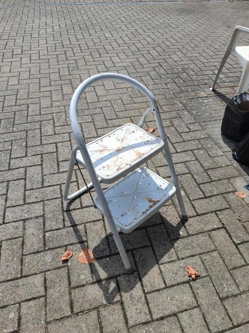2 laddertjes met 2 treden, Doe-het-zelf en Bouw, Ladders en Trappen, Zo goed als nieuw, Ladder, Ophalen