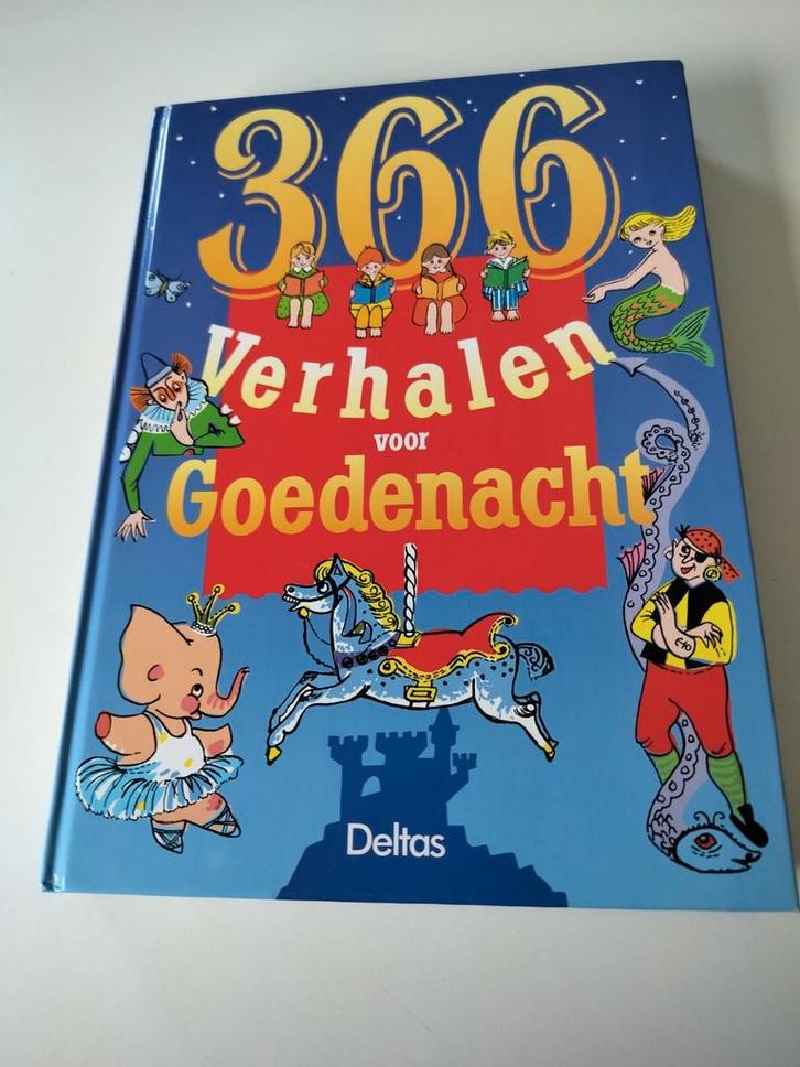 366 verhalen voor goedenacht, Boeken, Kinderboeken | Jeugd | onder 10 jaar, Zo goed als nieuw, Ophalen of Verzenden