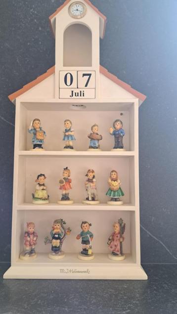 Hummel - Houten display kalender, klok + 12 mini-beeldjes beschikbaar voor biedingen