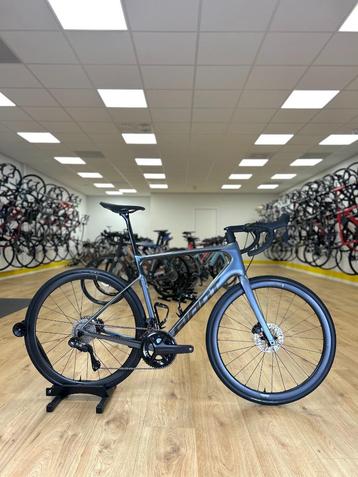 Giant Defy Pro Full Carbon Di2 Disc Racefiets