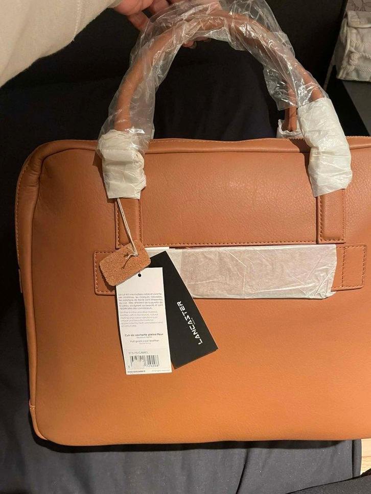 SAC D'AFFAIRES EN CUIR COGNAC AVEC CEINTURE, Bijoux, Sacs & Beauté, Sacs | Sacs Femme, Neuf, Autres types, Brun, Enlèvement ou Envoi
