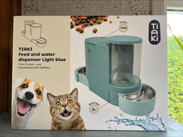 Tiaki dispenser voor water en voeding, katten en honden beschikbaar voor biedingen