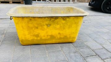 betonnen schaal beschikbaar voor biedingen