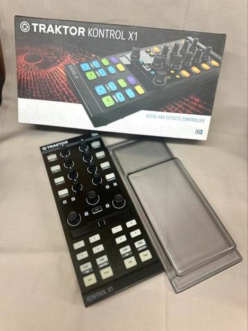 Native Instruments Kontrol X1 MK2 + Stofkap + Orig.doos beschikbaar voor biedingen