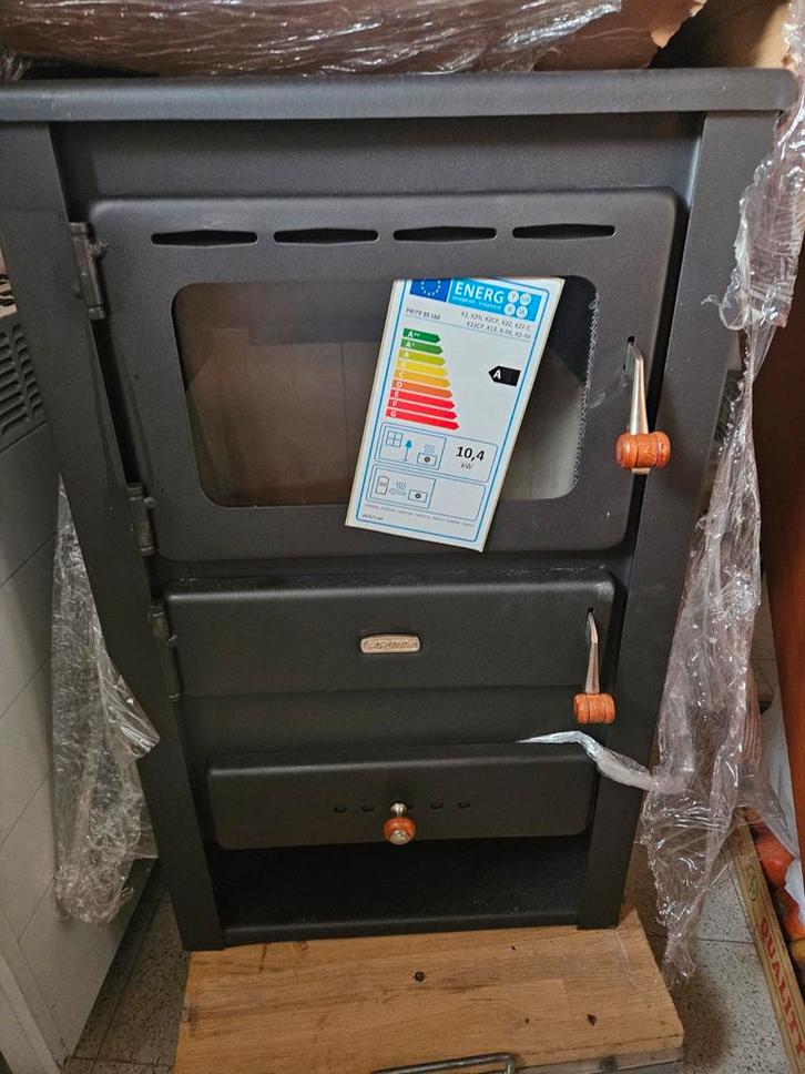 Houtkachel Prity-22 met vuurvaste stenen 10.4 kw voor 240m3, Huis en Inrichting, Kachels, Nieuw, Vrijstaand, Houtkachel, Hout