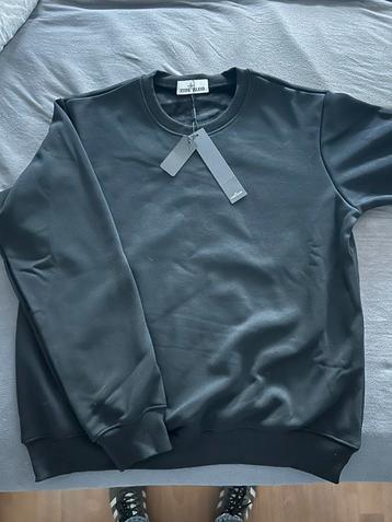 Stone Island pullover met etiket beschikbaar voor biedingen