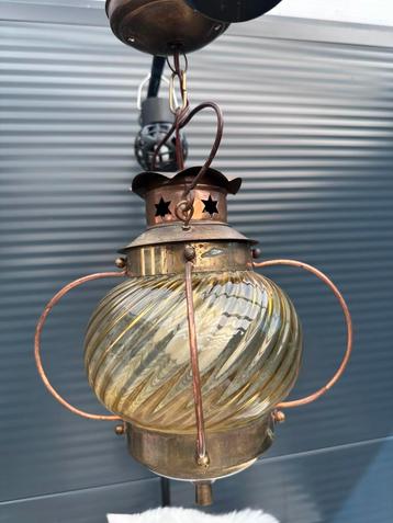 Koperen scheepslamp beschikbaar voor biedingen