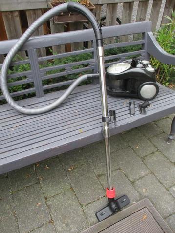 Stofzuiger AEG 1800 W beschikbaar voor biedingen